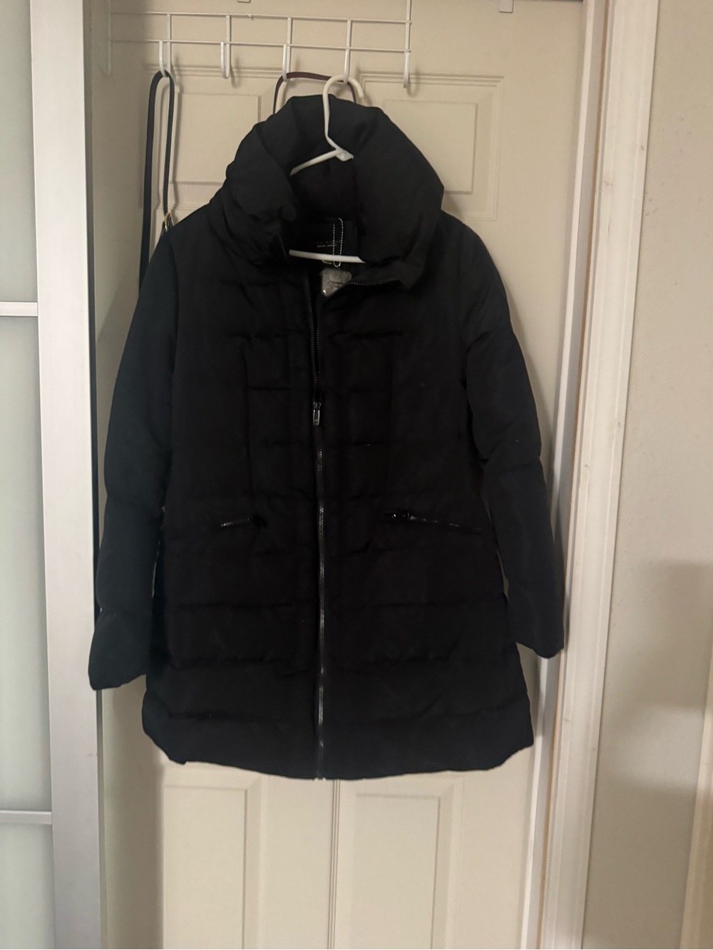 Zara Women's Black Quilted Puffer Coat - Unbranded